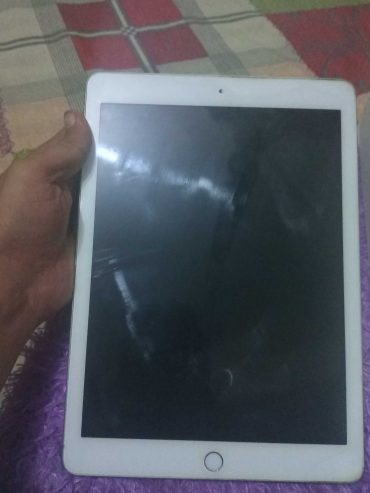 Ipad 6th generation 128gb pta approved by Boom Spank