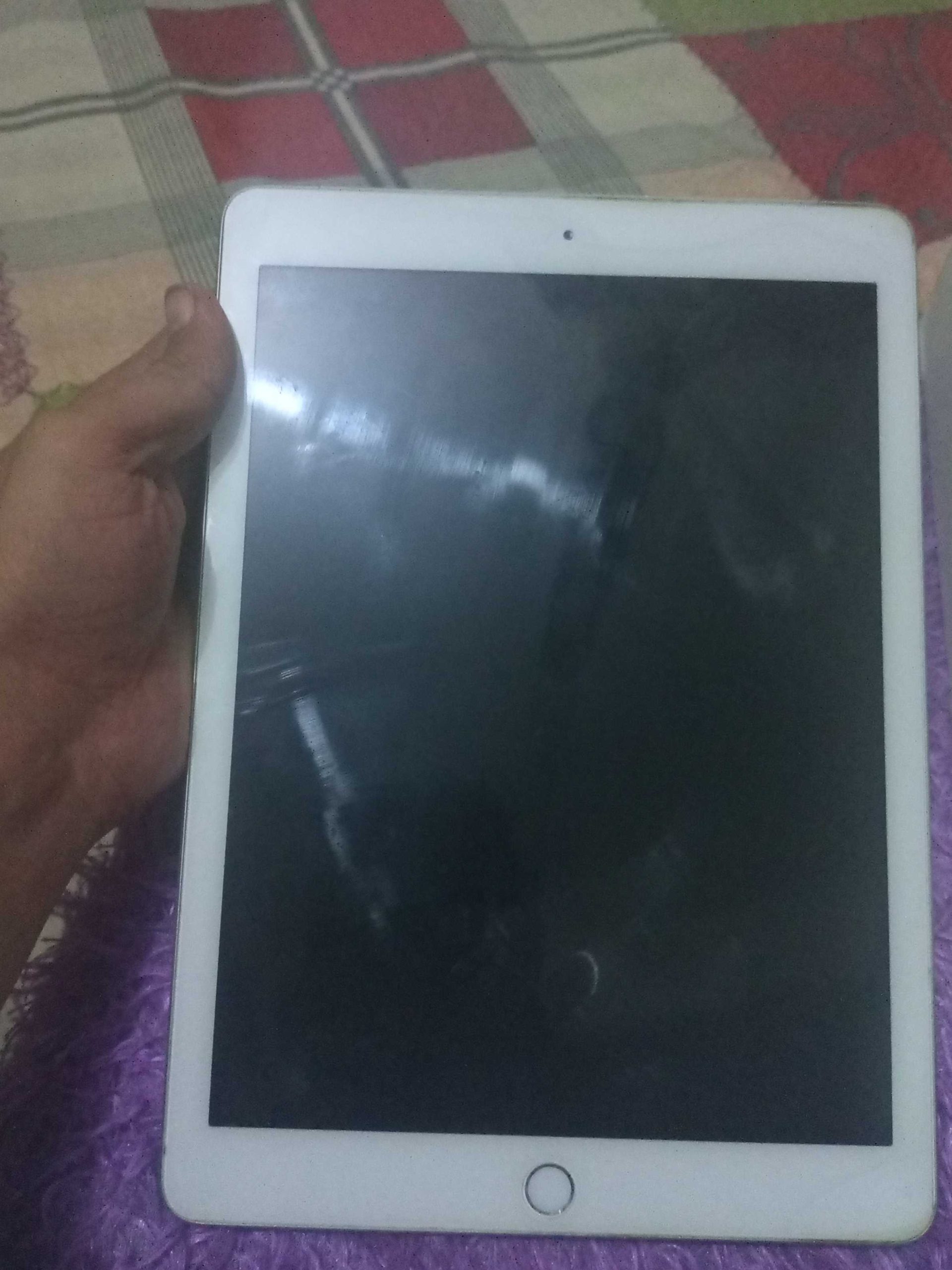 Ipad 6th generation 128gb pta approved by Boom Spank