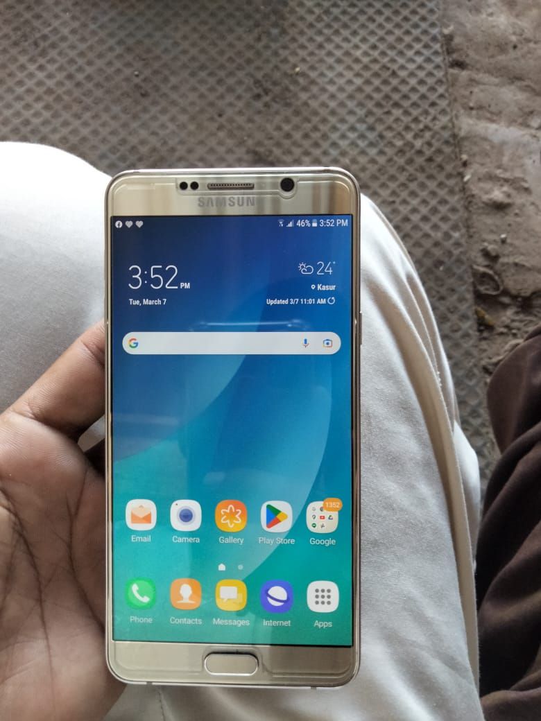 Samsung galaxy note 5 4gb ram and 32+memory by Muhammad Subahsadiq