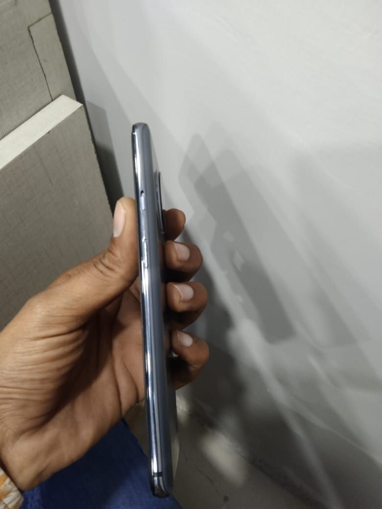 One plus 7 t 8 128 by Pakistan King