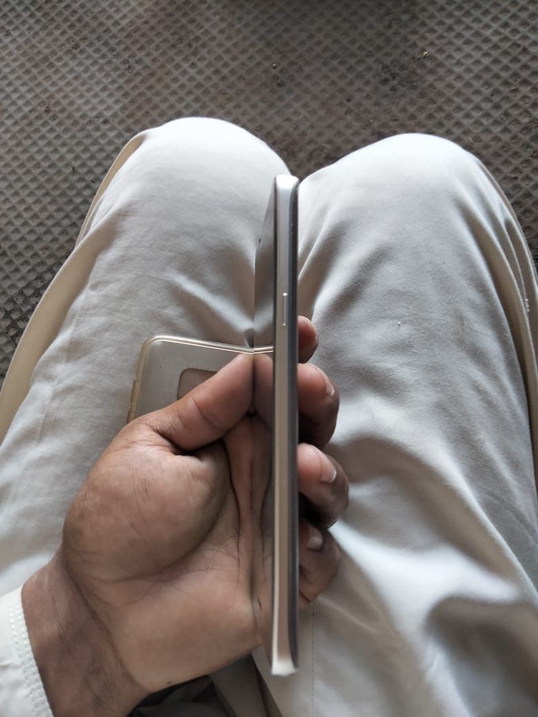 Samsung galaxy note 5 4gb ram and 32+memory by Muhammad Subahsadiq