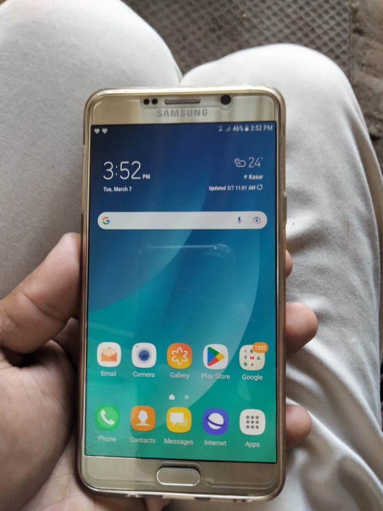 Samsung galaxy note 5 4gb ram and 32+memory by Muhammad Subahsadiq