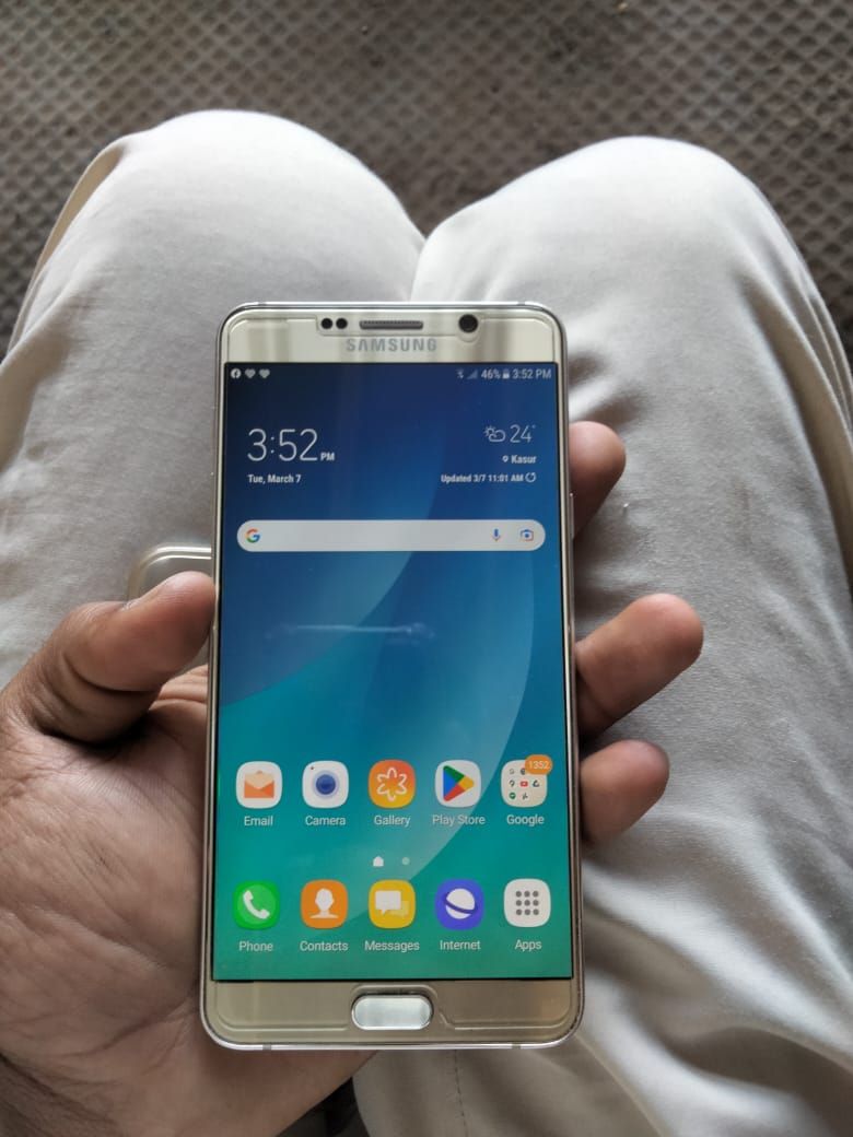 Samsung galaxy note 5 4gb ram and 32+memory by Muhammad Subahsadiq