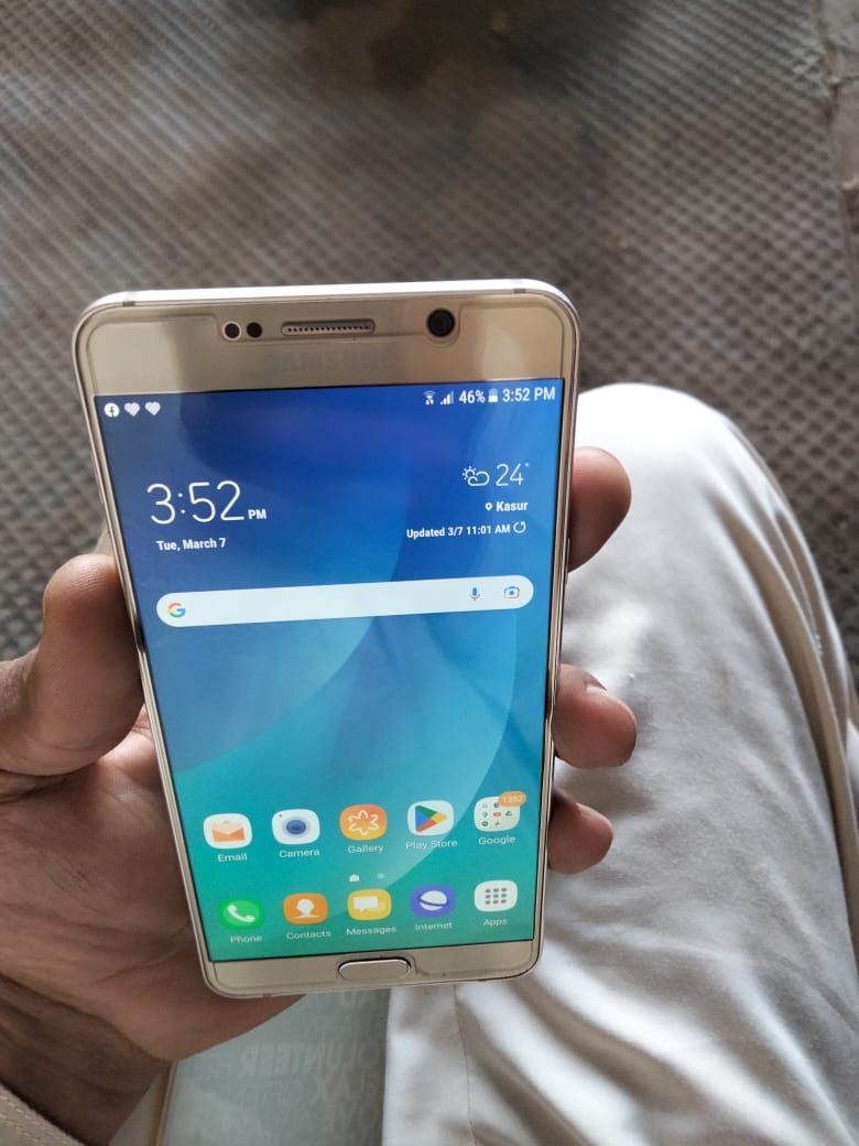 Samsung galaxy note 5 4gb ram and 32+memory by Muhammad Subahsadiq