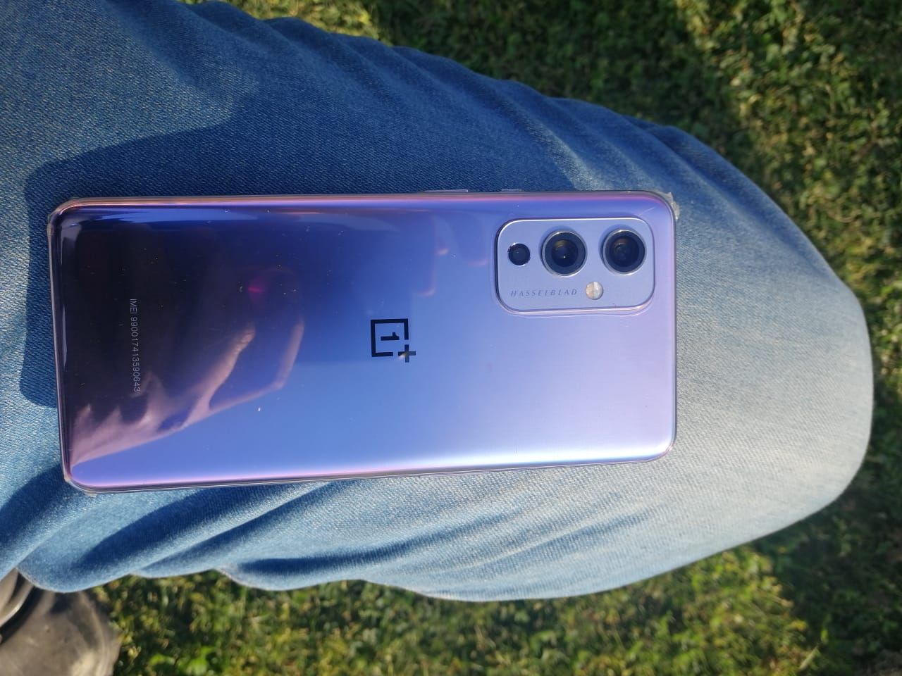 Oneplus 9 by Moazam Hussain