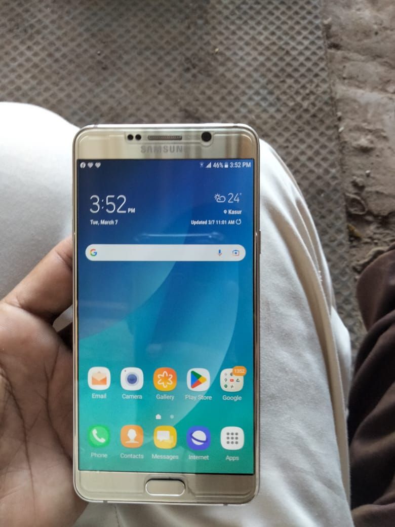 Samsung galaxy note 5 4gb ram and 32+memory by Muhammad Subahsadiq