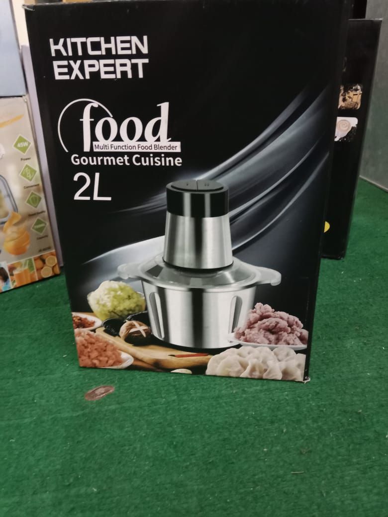 Electric chopper by Sam Doll