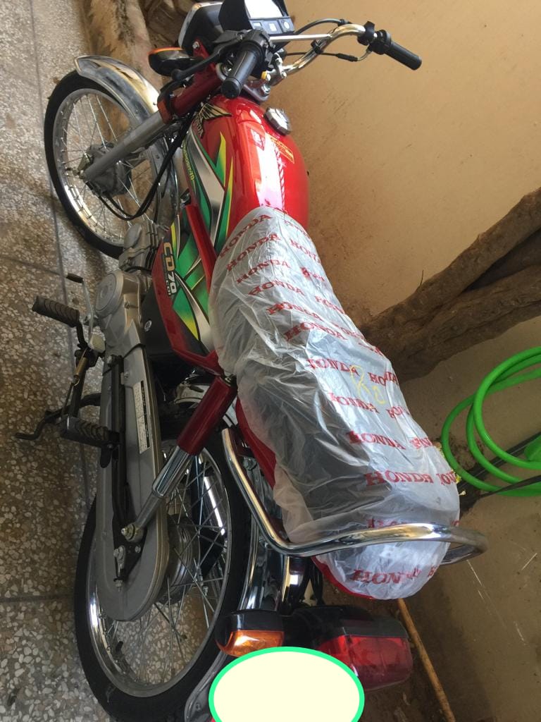 Honda CD 70 by Adeel Shakeel