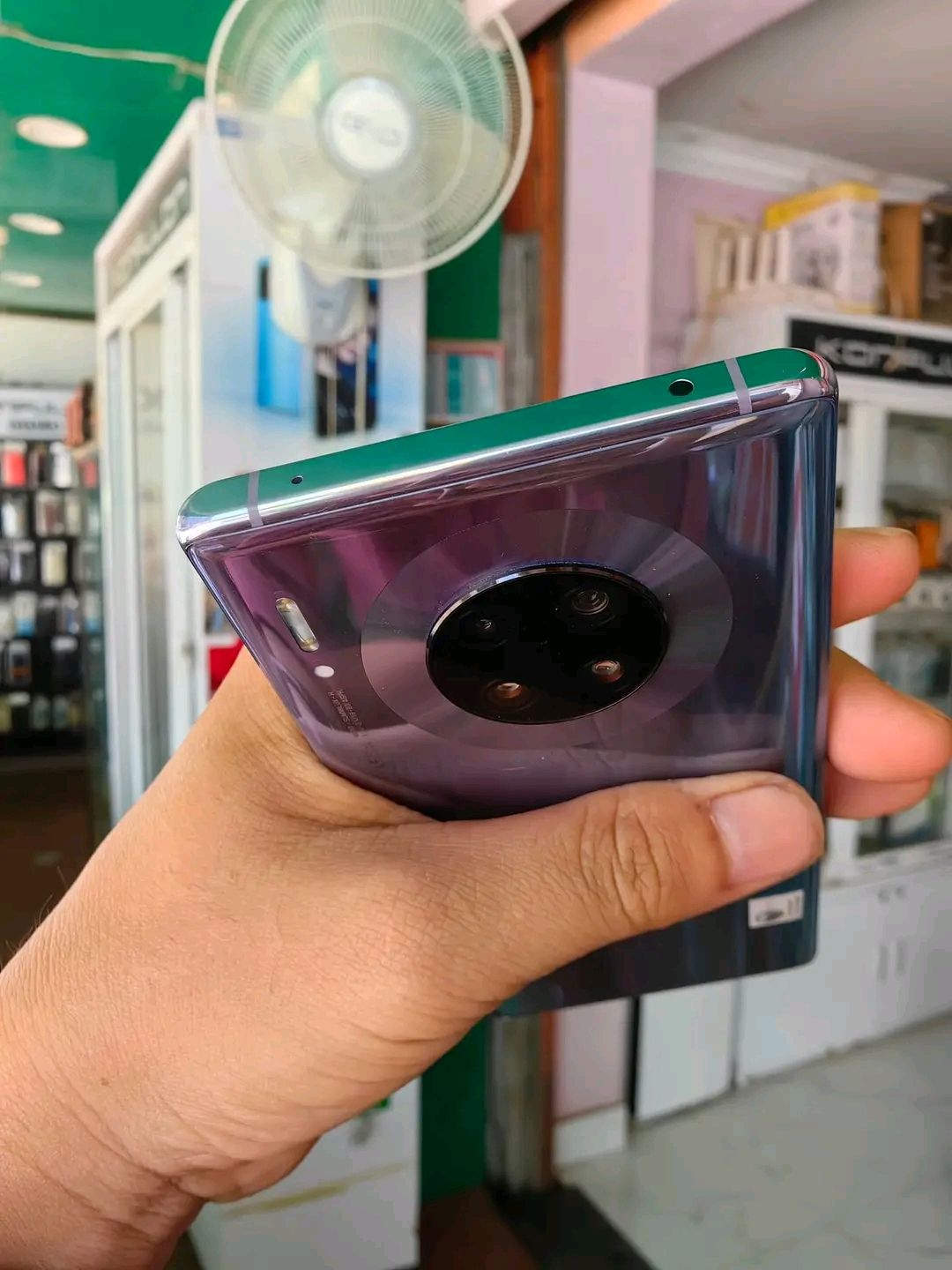 Huawei mate 30 pro 8GB RAM 256 GB by Zahid Jani