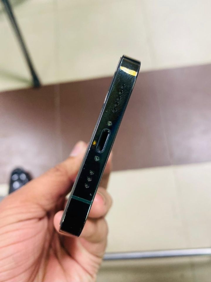 Iphone 13 pro by Najam Gujjar