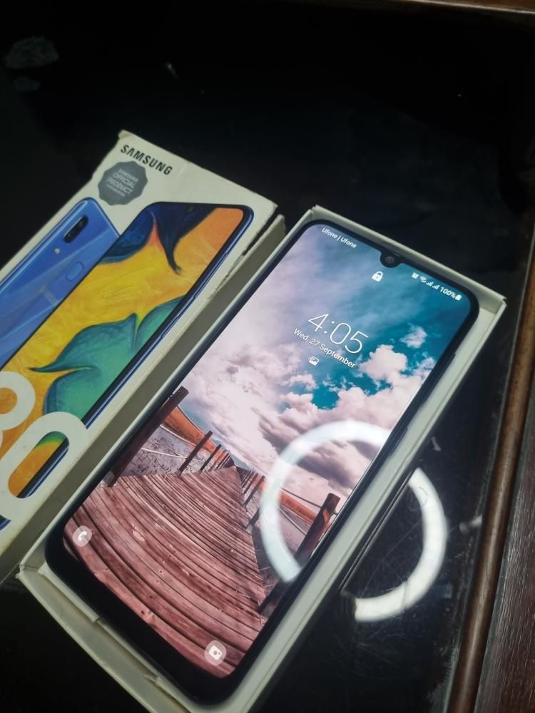 Samsung a30 4gb 64ram by Haris Ansar