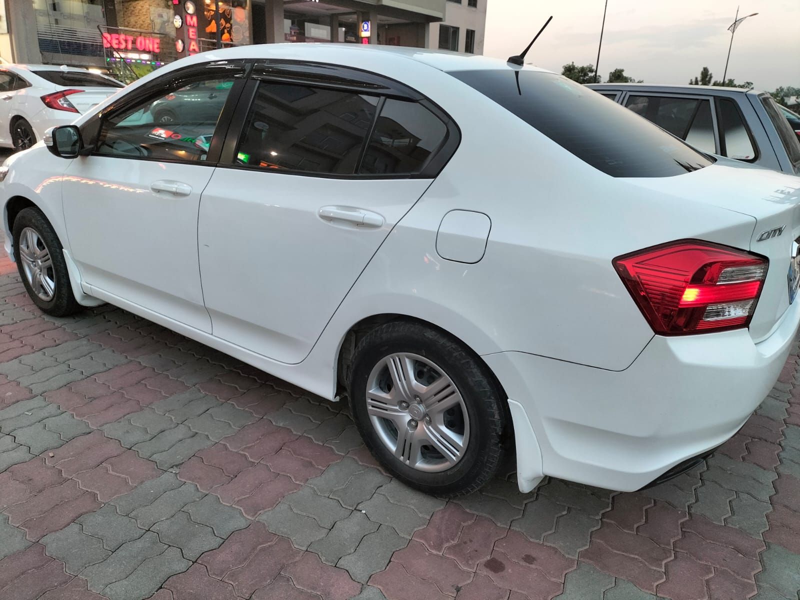 Honda City 1.3 manual Islamabad number full genuine condition by Faizan Abbasi