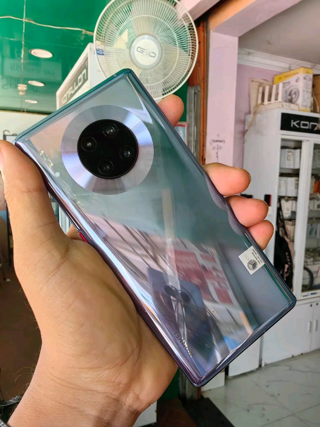 Huawei mate 30 pro 8GB RAM 256 GB by Zahid Jani