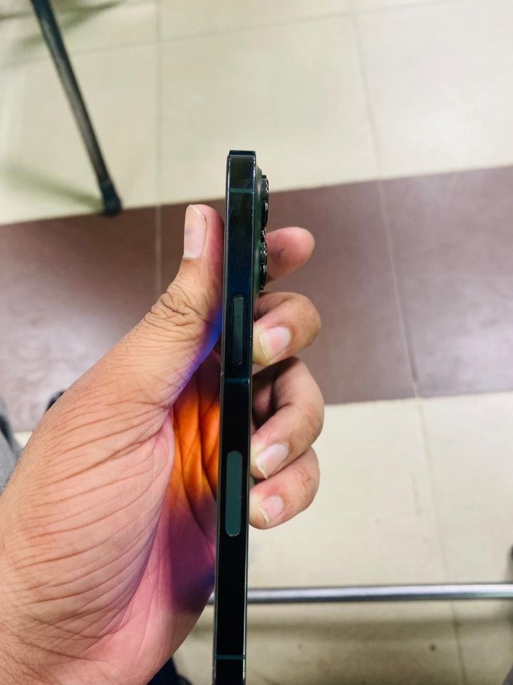 Iphone 13 pro by Najam Gujjar