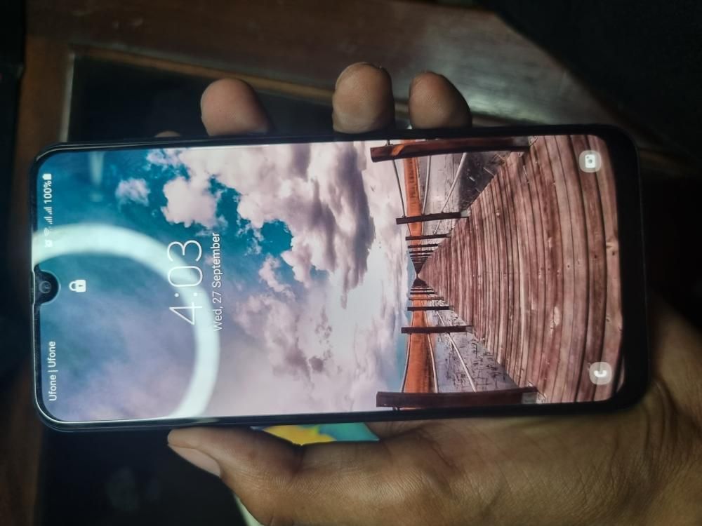 Samsung a30 4gb 64ram by Haris Ansar