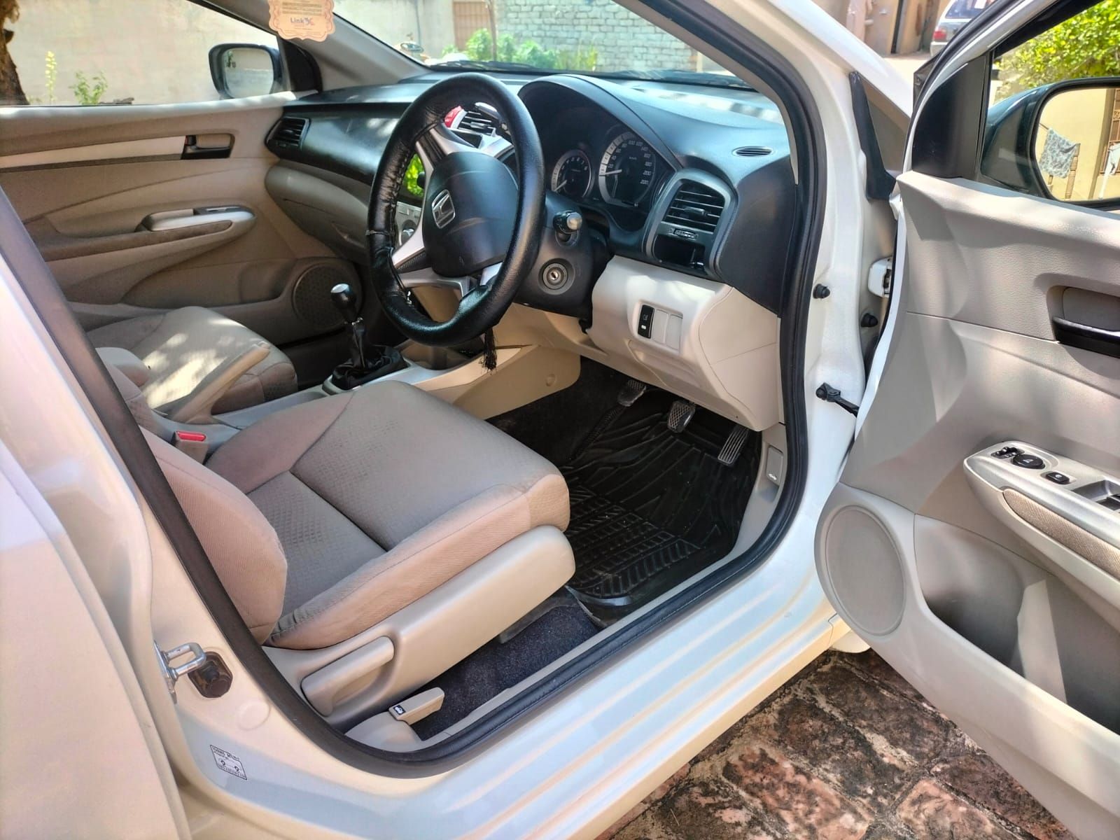 Honda City 1.3 manual Islamabad number full genuine condition by Faizan Abbasi