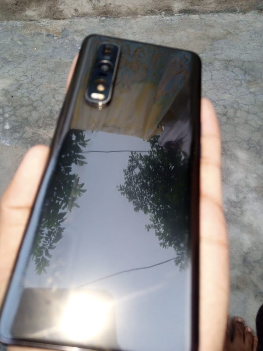 OPPO FIND X2 PRO 12/512 by Saqib Bhatti