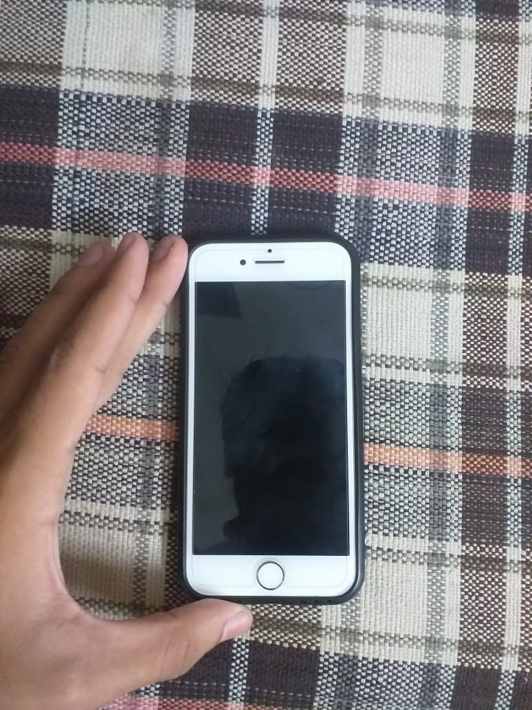 Iphone 7 non pta 128gb by Arham Rajpoot