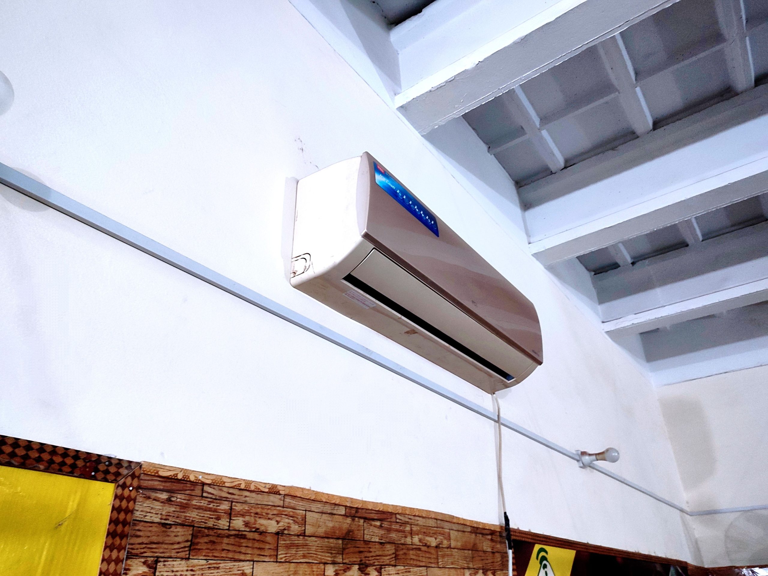 Dc Invertor ac by Ali Mouzzam