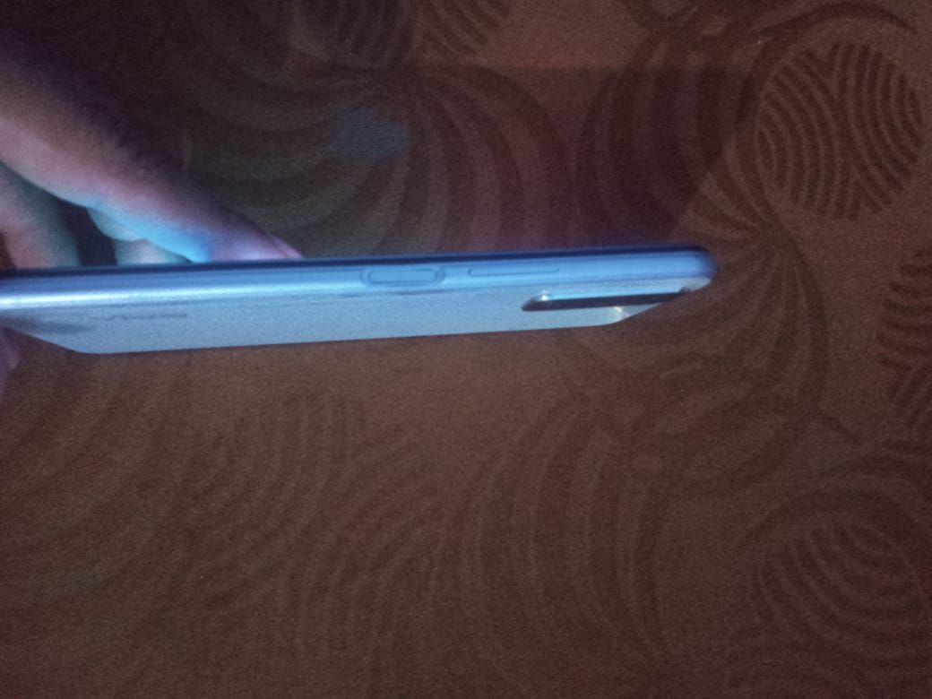 Vivo y20 with box 4/64 by Akram Ashraf