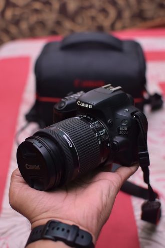 Canon 200d with 18/55 Stm lens by numan salahudin