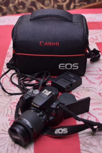 Canon 200d with 18/55 Stm lens by numan salahudin