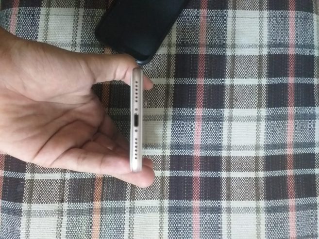 Iphone 7 non pta 128gb by Arham Rajpoot