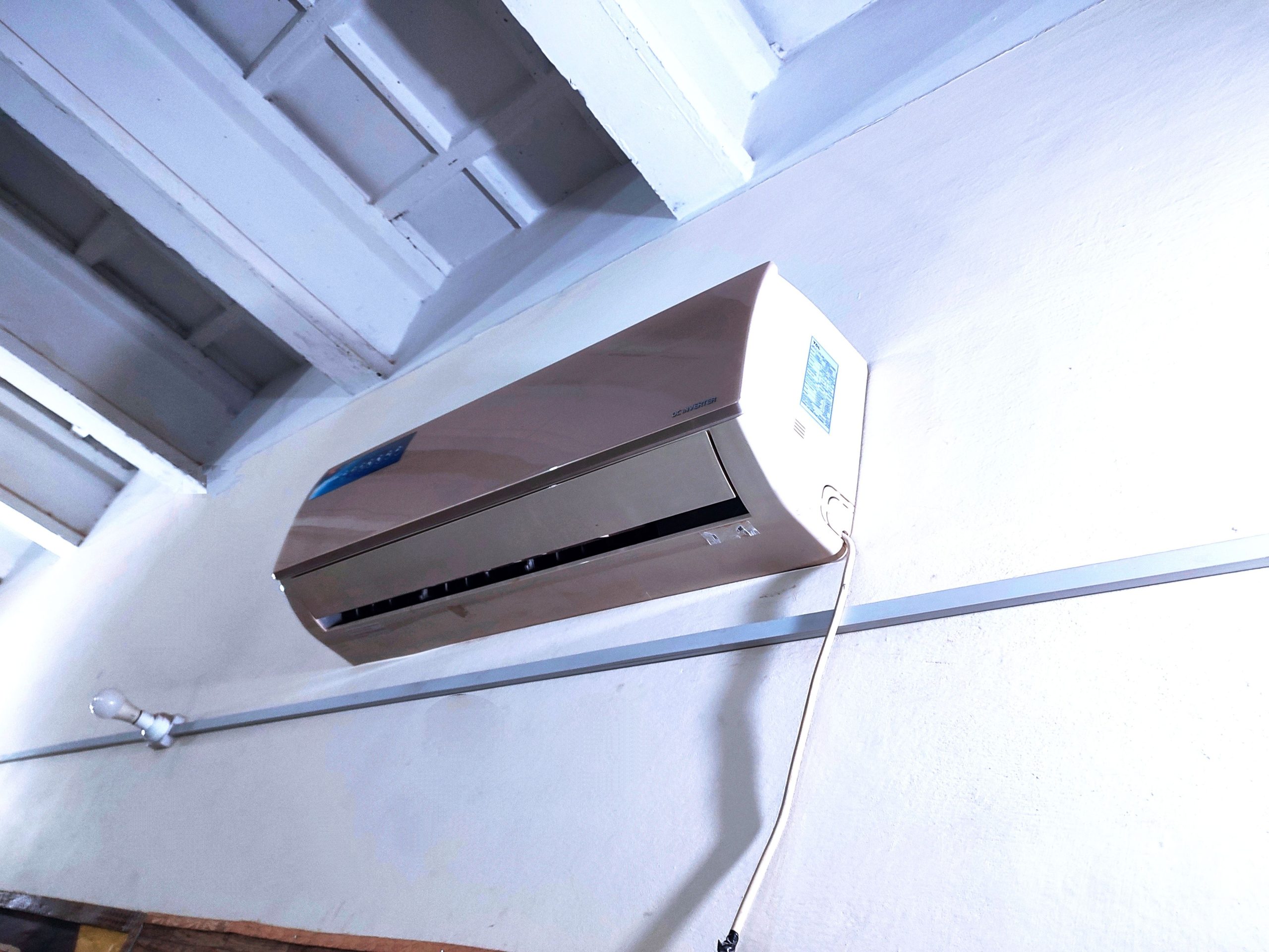 Dc Invertor ac by Ali Mouzzam