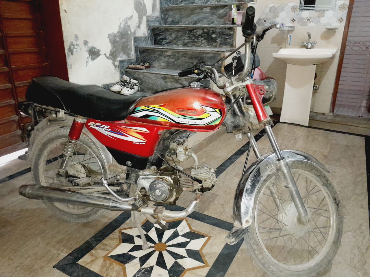 Pak hero ph 70 model 2012 copy file ok hai urgunt sale krni by Ali Hamza