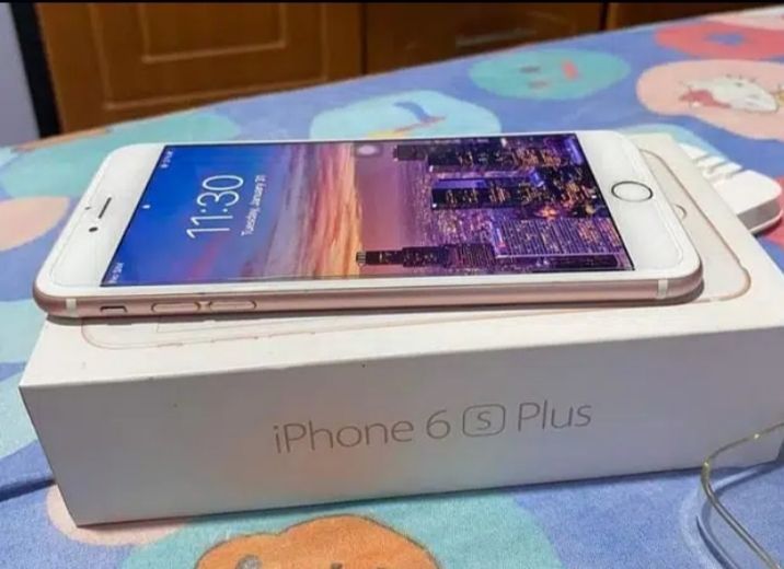 Iphone 6s plus all ok 0326/77/20/511 my WhatsApp number by Janoo Janooo