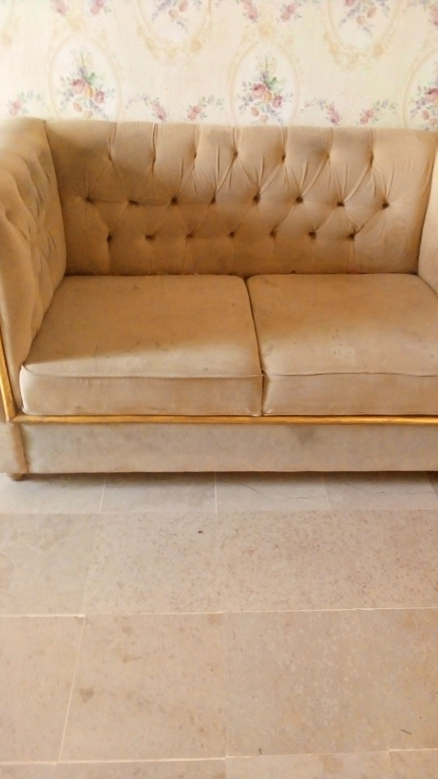 Beauty parlour cher and sofa set vid parlour Saman mukimil by MUSHTAQ Malik