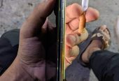 Note 8 by A M