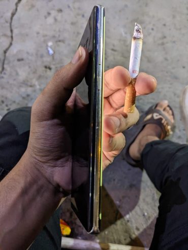 Note 8 by A M