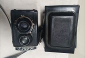 Antique Lubitel-2 Camera by Muhammad Taak