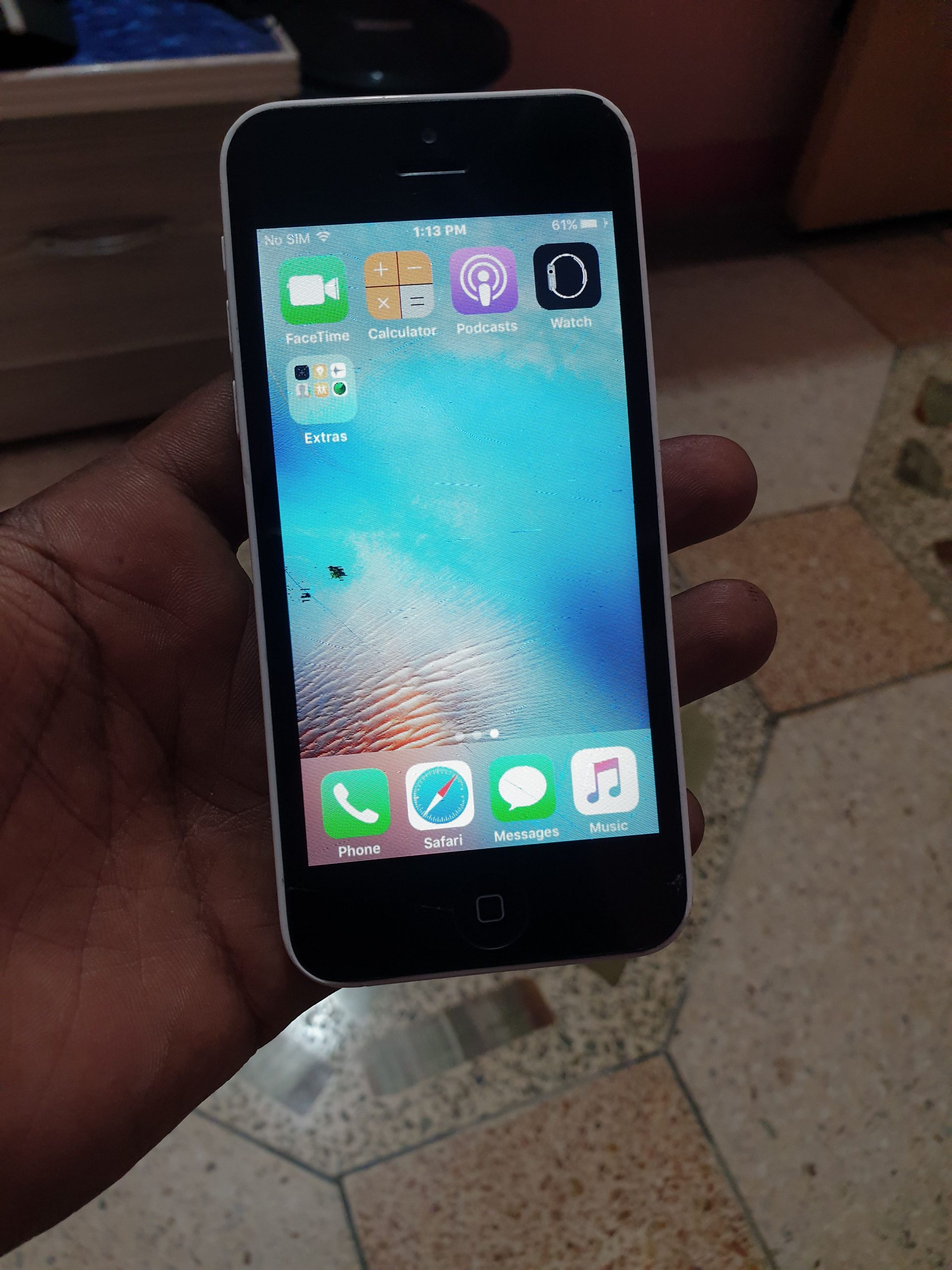 IPhone 5c Non pta by Daniyal Ahmed