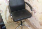 Beauty parlour cher and sofa set vid parlour Saman mukimil by MUSHTAQ Malik
