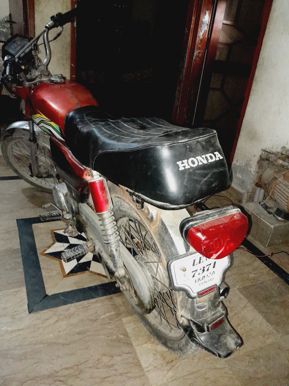 Pak hero ph 70 model 2012 copy file ok hai urgunt sale krni by Ali Hamza