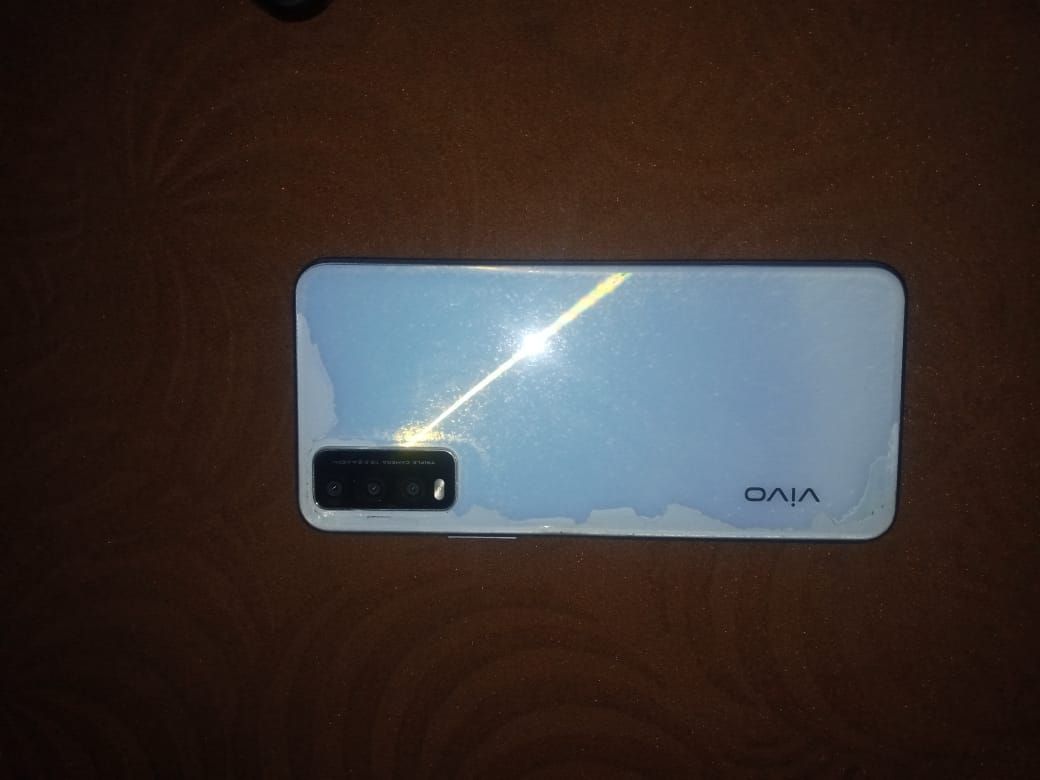 Vivo y20 with box 4/64 by Akram Ashraf