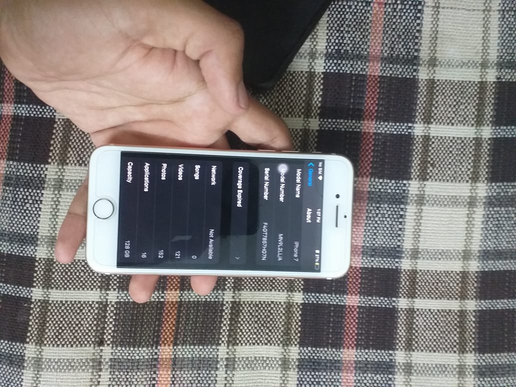 Iphone 7 non pta 128gb by Arham Rajpoot