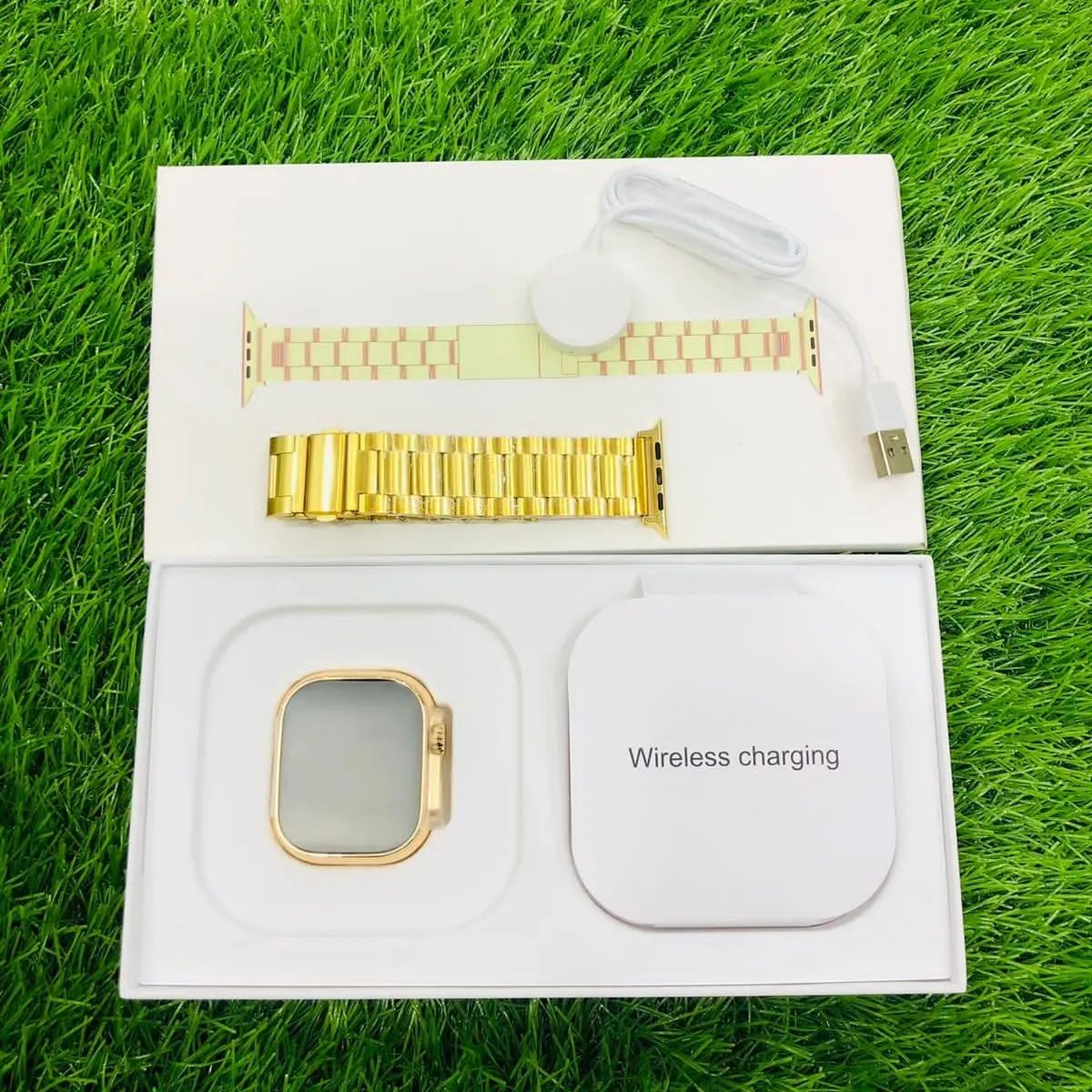 GT 9 ULTRA Golden Smart watch with apple logo startup and always on 24 by Abdullah Tahir