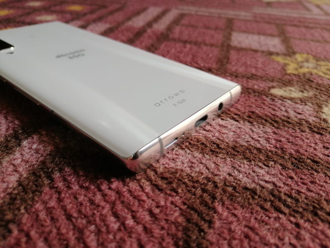 Docomo Arrows F-52a by It’s Honey