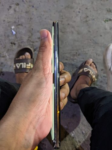 Note 8 by A M