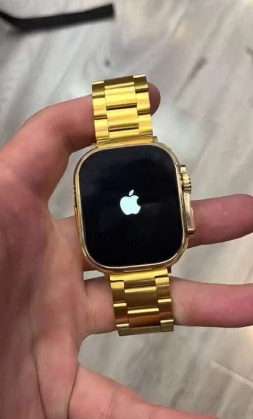 GT 9 ULTRA Golden Smart watch with apple logo startup and always on 24 by Abdullah Tahir
