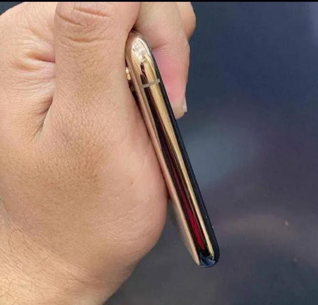 iPhone x max non PTA 10 by 10 condition battery health 85 by Asad Ali