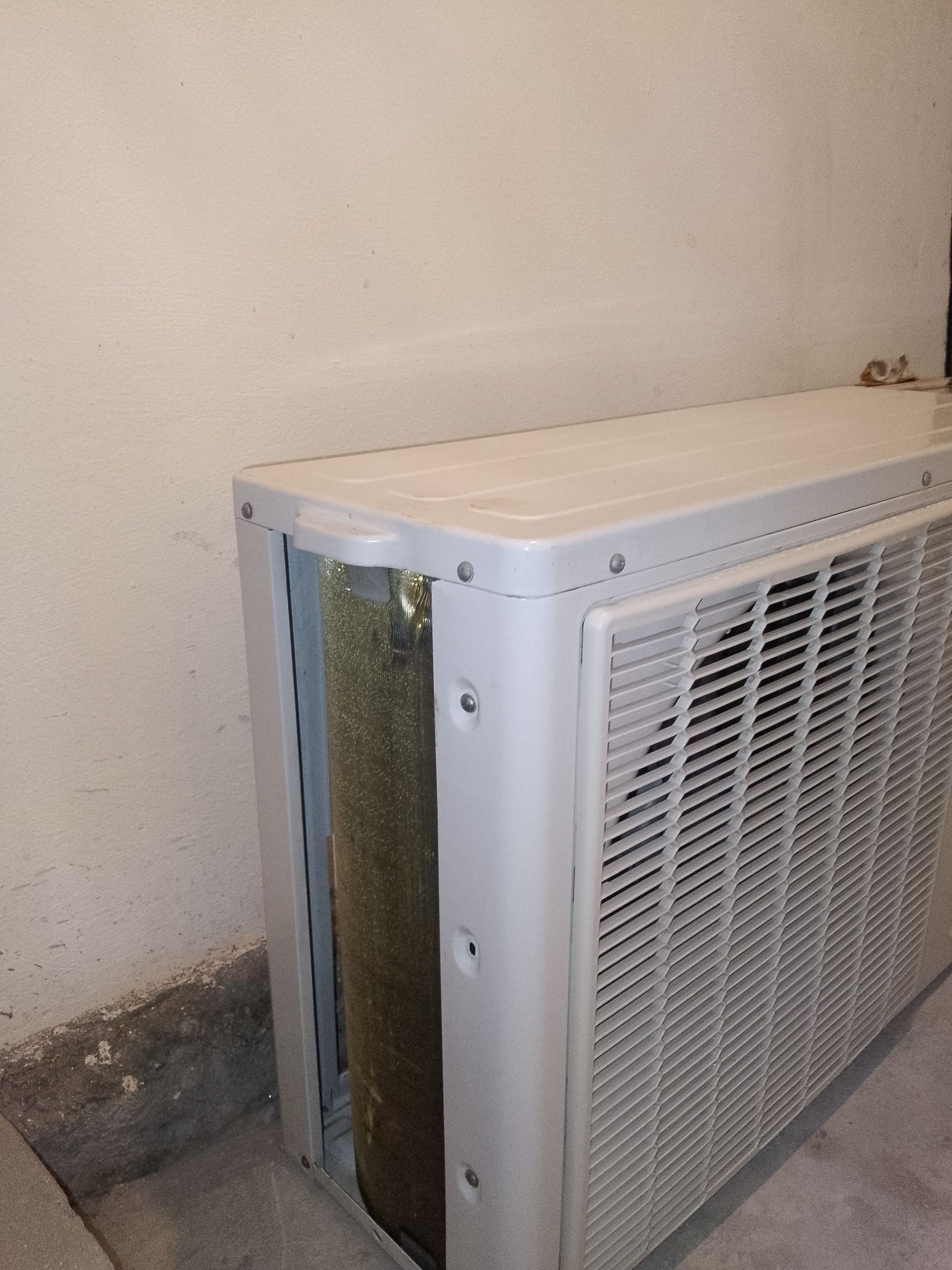 CHANGHONG RUBA DC INVERTER 1.5TON by Haris khan Khan