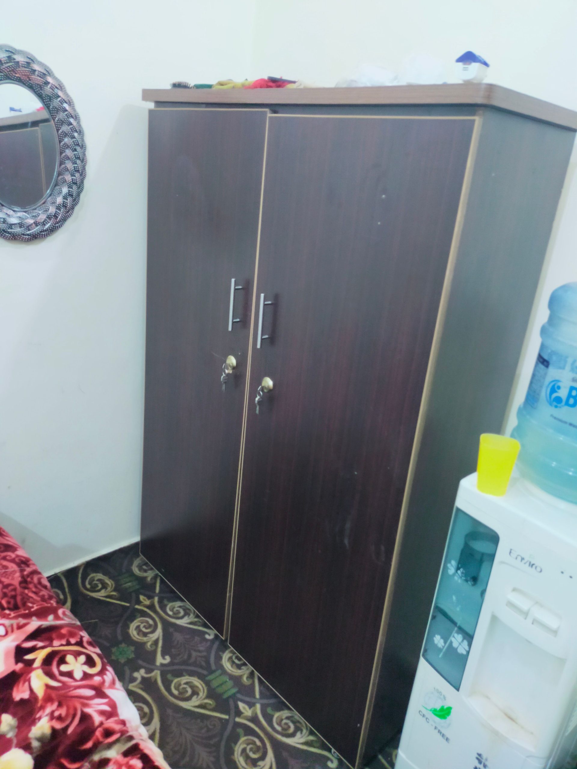 Almari wheel laghy hain bilkul ok hai shifting urgent sale by Awais Awais