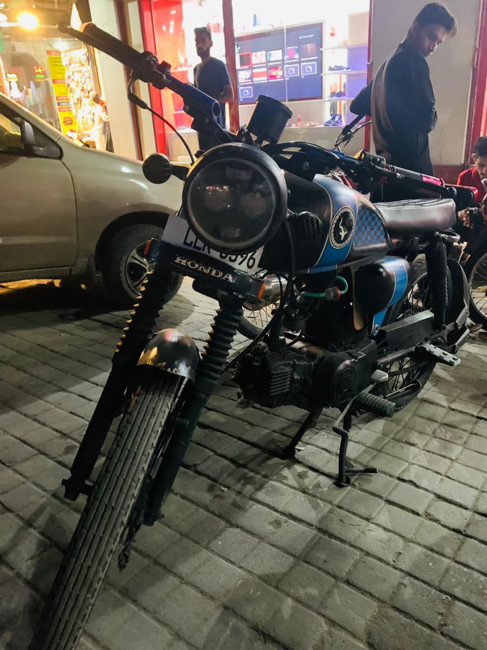 Bolt honda cd 70,2007 by Farukh Zafar