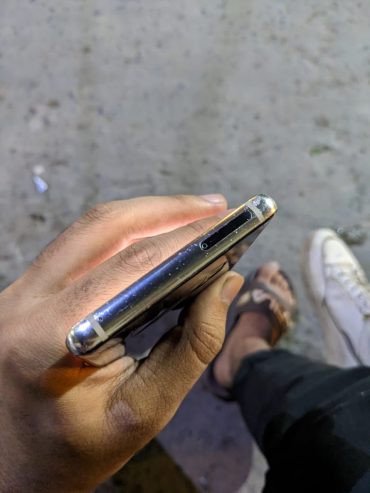 Note 8 by A M