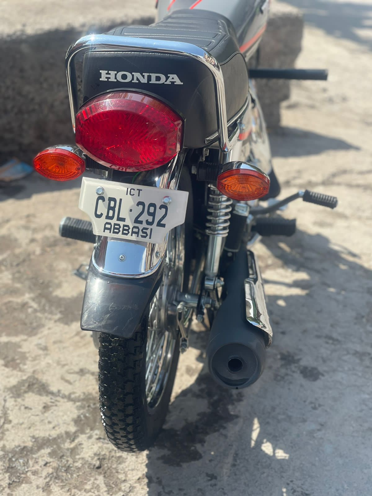 Aoa 2022 model hn last month ma ly hn 7500 chala huo hn jis na lana hn by Zeeshan abbasi