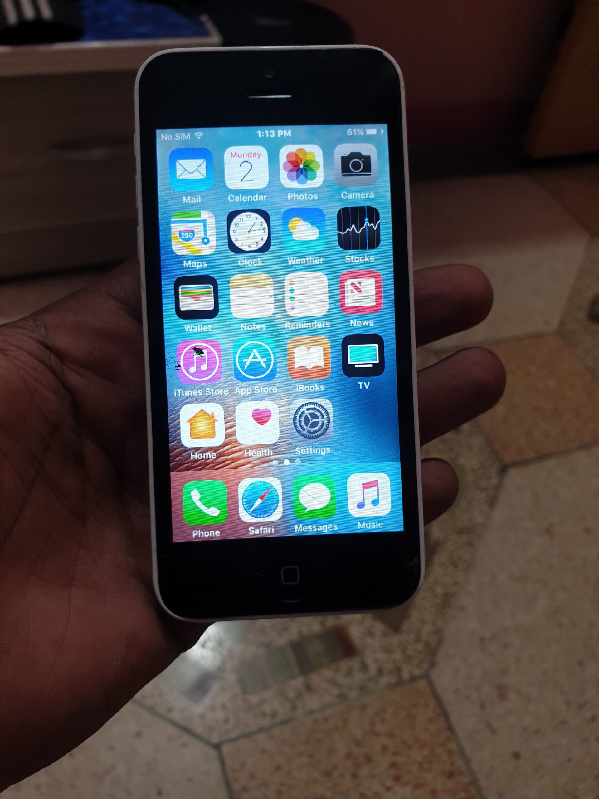 IPhone 5c Non pta by Daniyal Ahmed